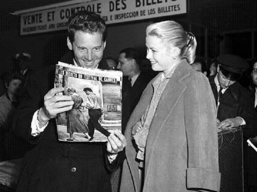 10. Grace Kelly Cannes 1955.jpg