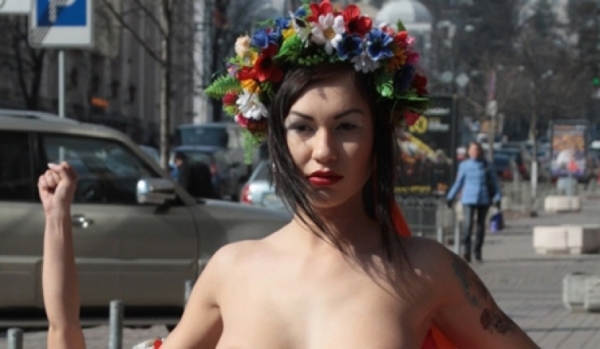 13. Femen RIAN_00881573.LR.ru.jpg.1000x297x1.jpg