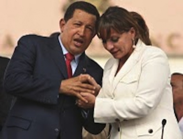 19. Xiomara y Chavez 2013.jpg