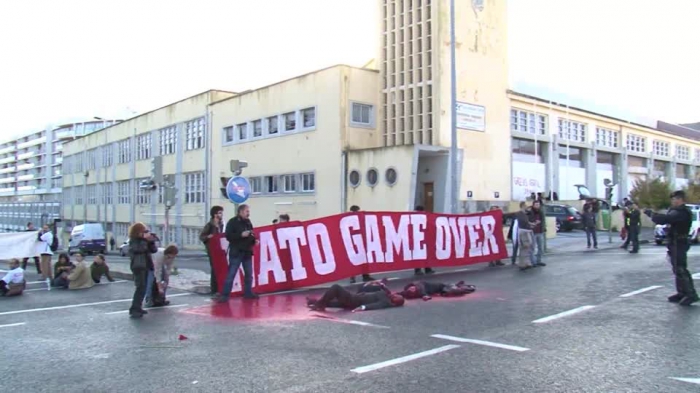 44. nato-game-over-manifestation-anti-otan-pacifiste-militant-rossio.jpg