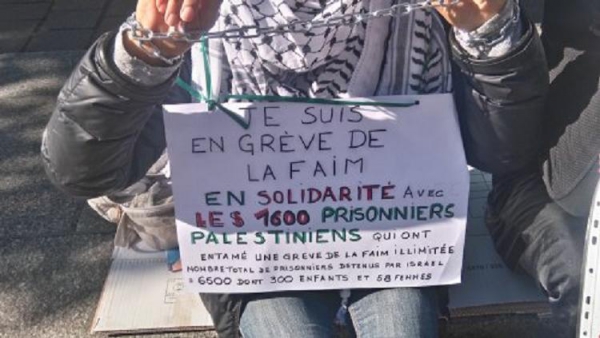 8. Grève faim Paris 2.jpg