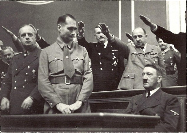 16. Hitler & C°.jpg