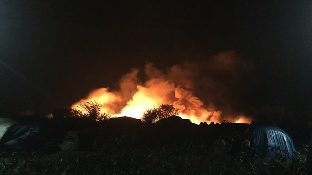 11. Incendie Calais.jpg