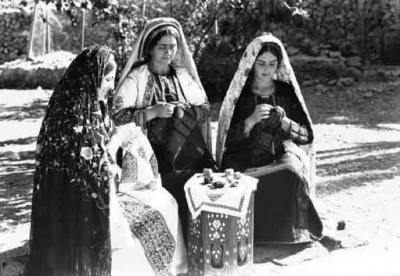 4 - Ramallah-brodeuses,-1940.jpg
