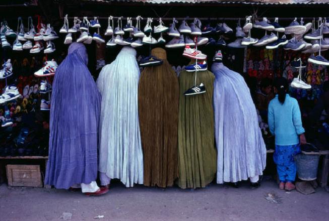 Femmes afghanes au marché